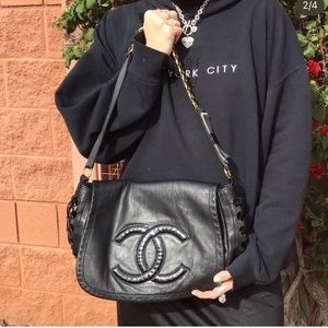 Chanel modern chain shoulder bag